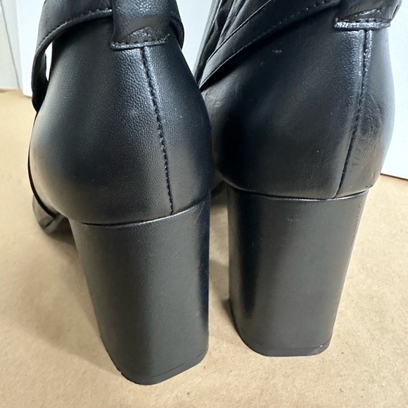 Elegant Black Leather Aquatalia Ankle Boots Made in Italy - Picture 5 of 8